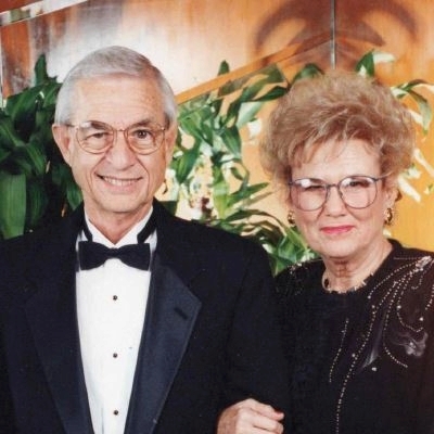 Walter and Jo Worthington Scholarship